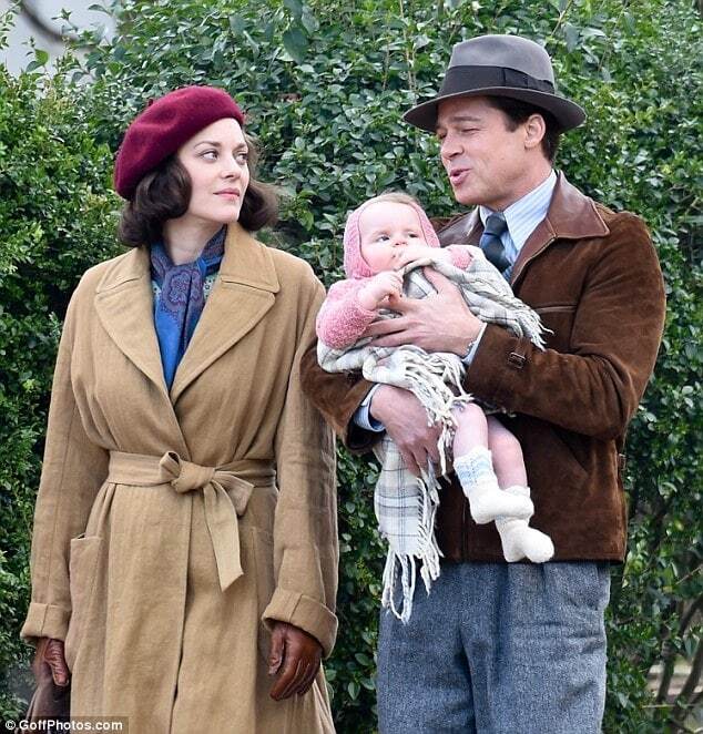 Брэда Питта с младенцем заметили в компании французской актрисы: опубликованы фото