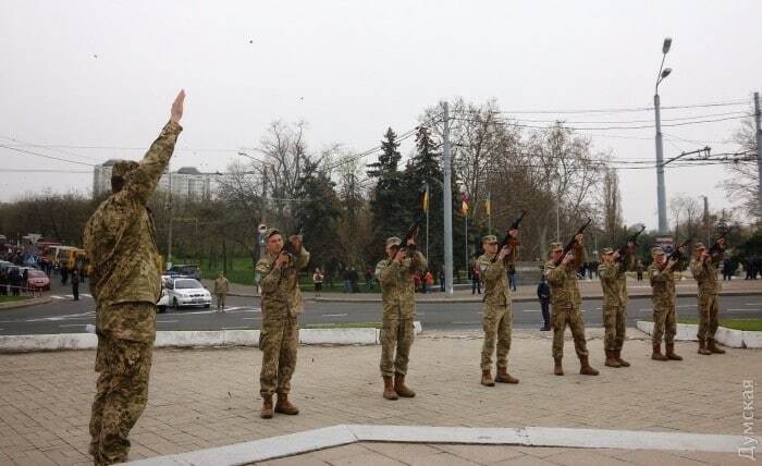 Провокації в Одесі: на День визволення міста з'явився прапор Росії. Опубліковані фото