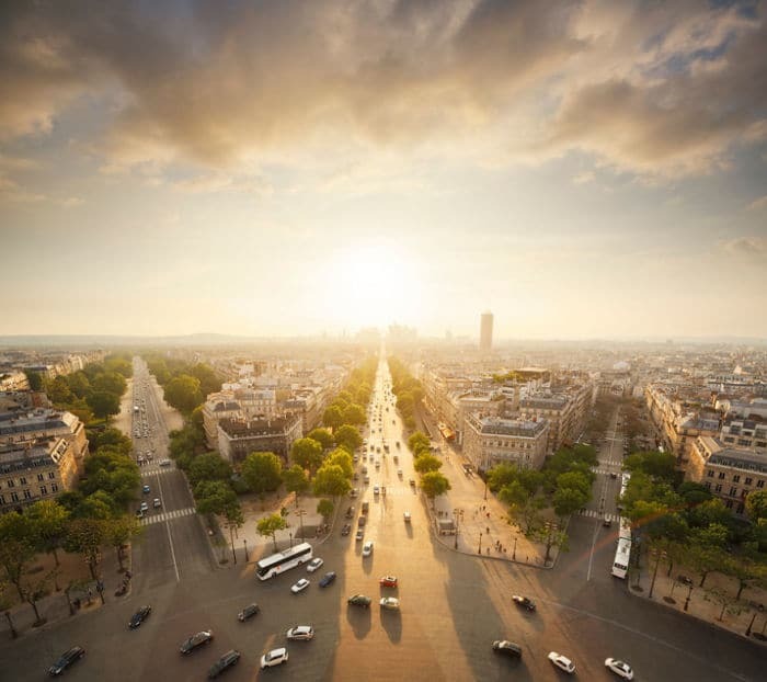 В лучах восходящего солнца: 20 потрясающих фото городов мира