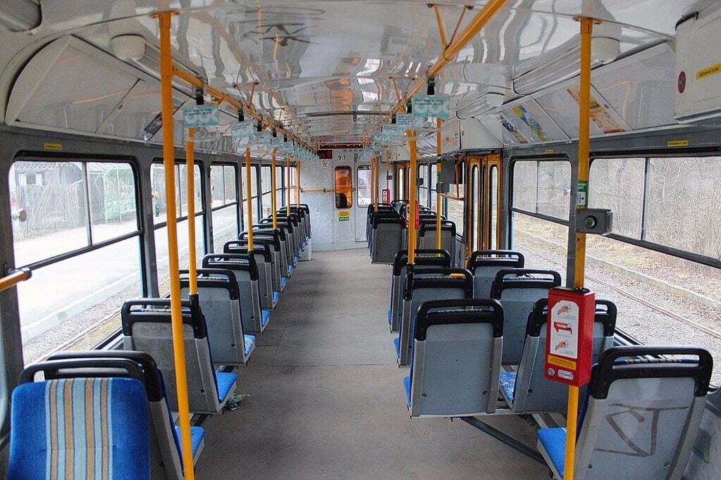 Новые-старые трамваи: в Харьков прибыли 30-летние "рогатые". Опубликованы фото