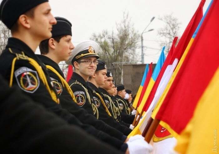 Провокации в Одессе: в День освобождения города появился флаг России. Опубликованы фото