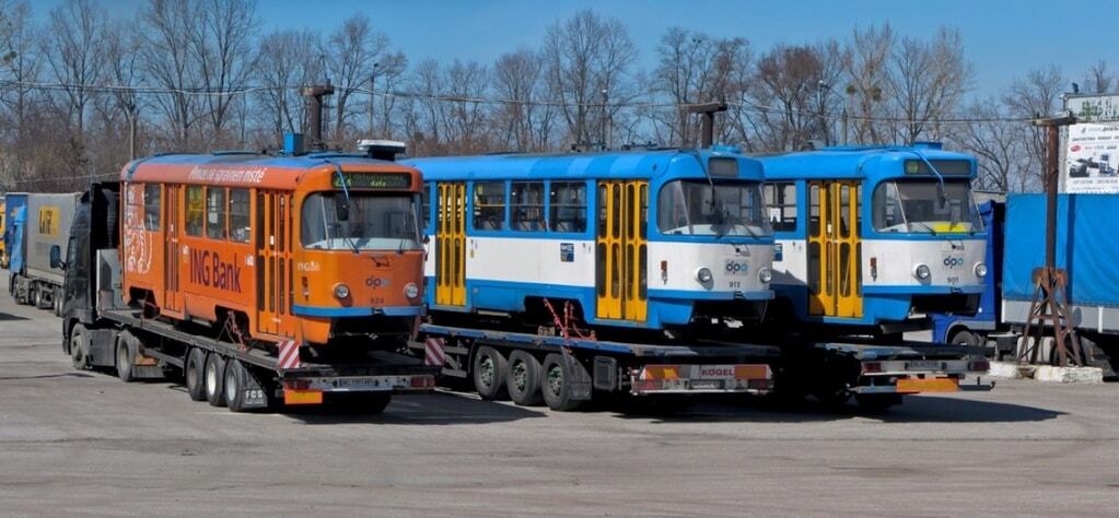Новые-старые трамваи: в Харьков прибыли 30-летние "рогатые". Опубликованы фото