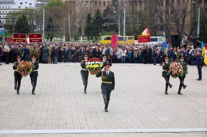 Провокации в Одессе: в День освобождения города появился флаг России. Опубликованы фото