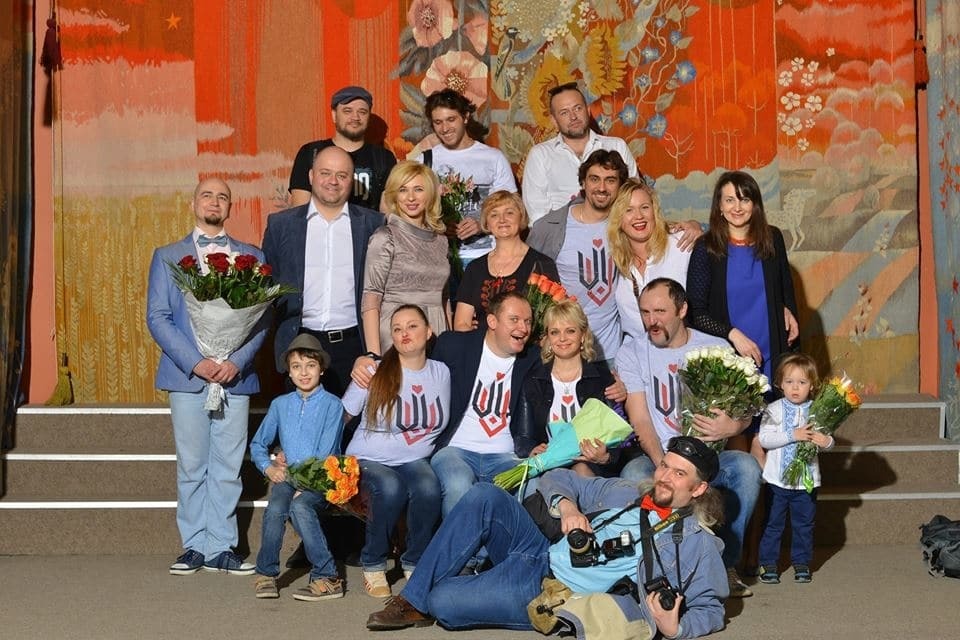 Целовались как дети: в сети появились трогательные фото со свадьбы Ирмы Витовской