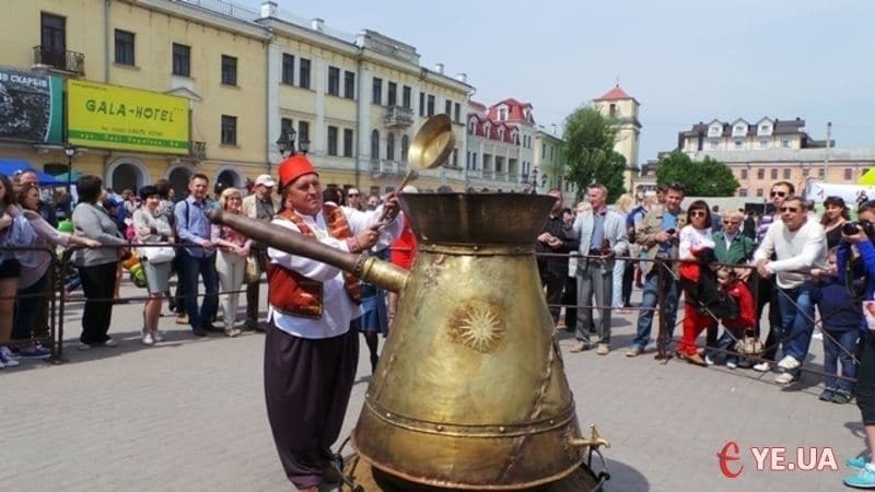 Куда поехать на майские: топ-20 лучших идей отдыха в Украине