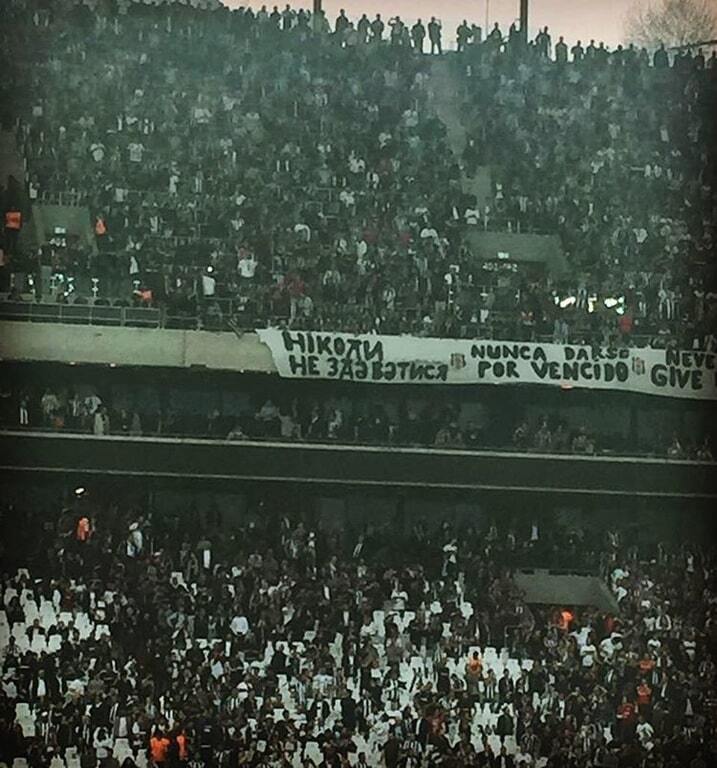 Турецькі фанати на матчі чемпіонату вивісили банер українською мовою: фотофакт