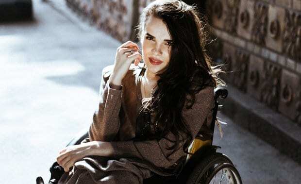 Удивительная сила духа: украинка в инвалидной коляске стала фотомоделью