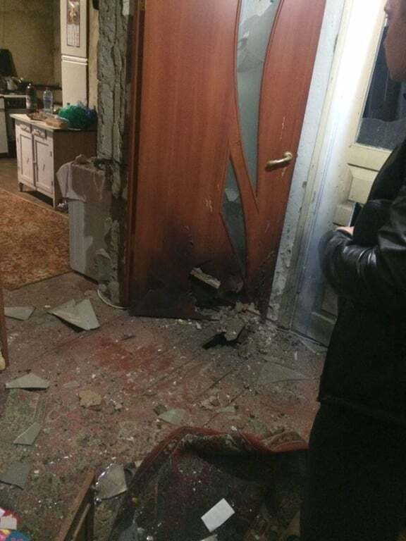 В центре Мариуполя в жилом доме прогремел взрыв: опубликованы фото