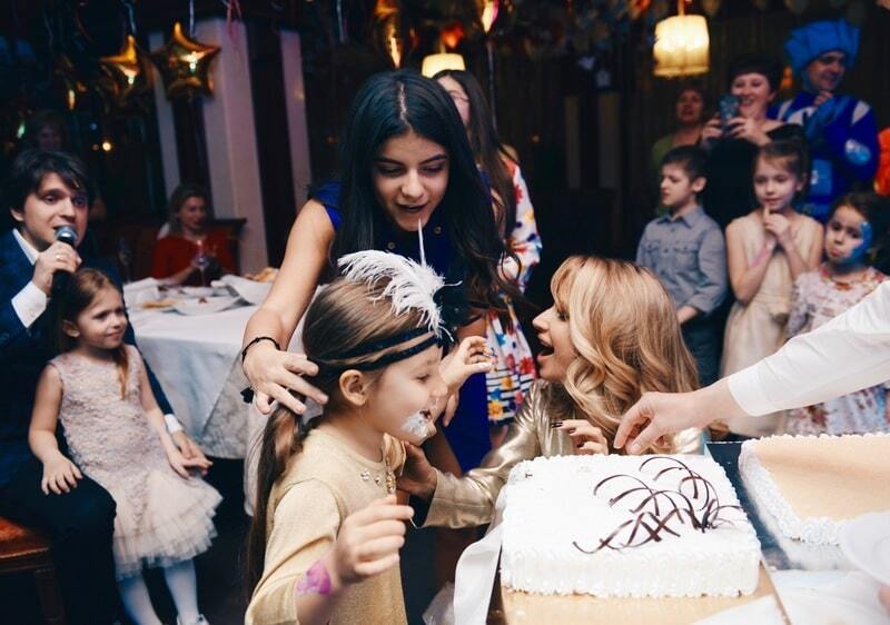Лобода устроила дочери вечеринку в стиле Гэтсби: опубликованы яркие фото