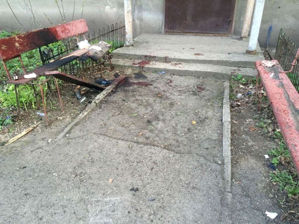 Трое пьяных террористов "ЛНР" подорвали себя гранатой на лавочке во дворе
