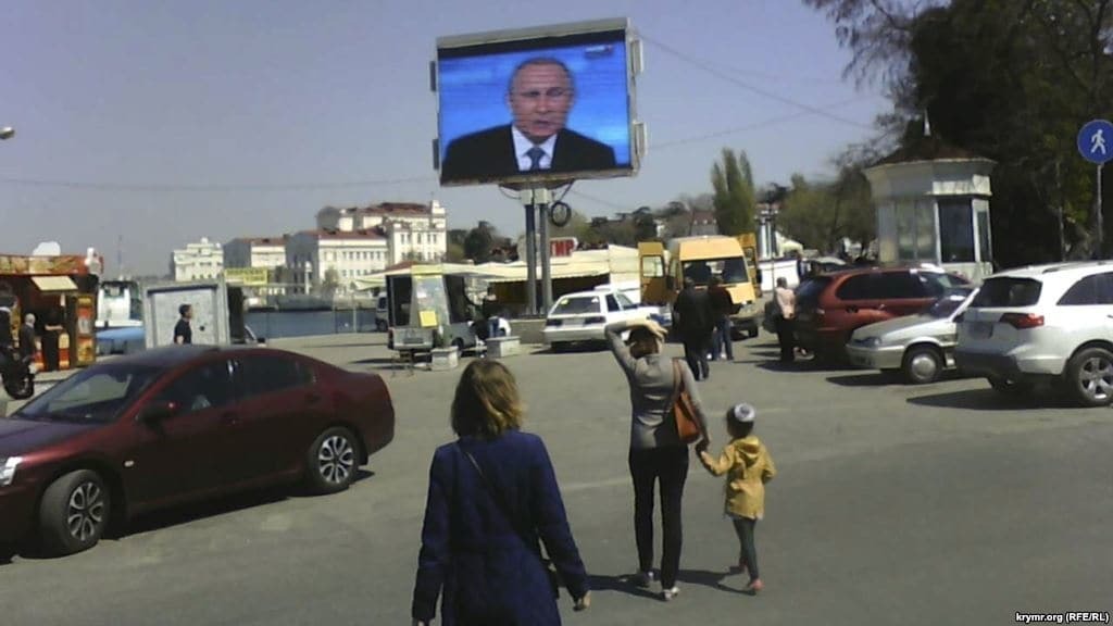Никто не пришел: крымчане проигнорировали "Прямую линию" Путина
