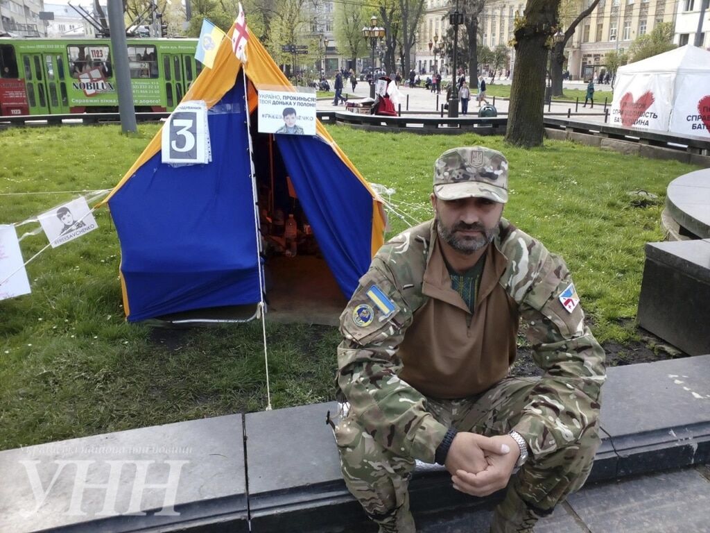 Месседж: Львовянин объявил публичную голодовку из-за Савченко