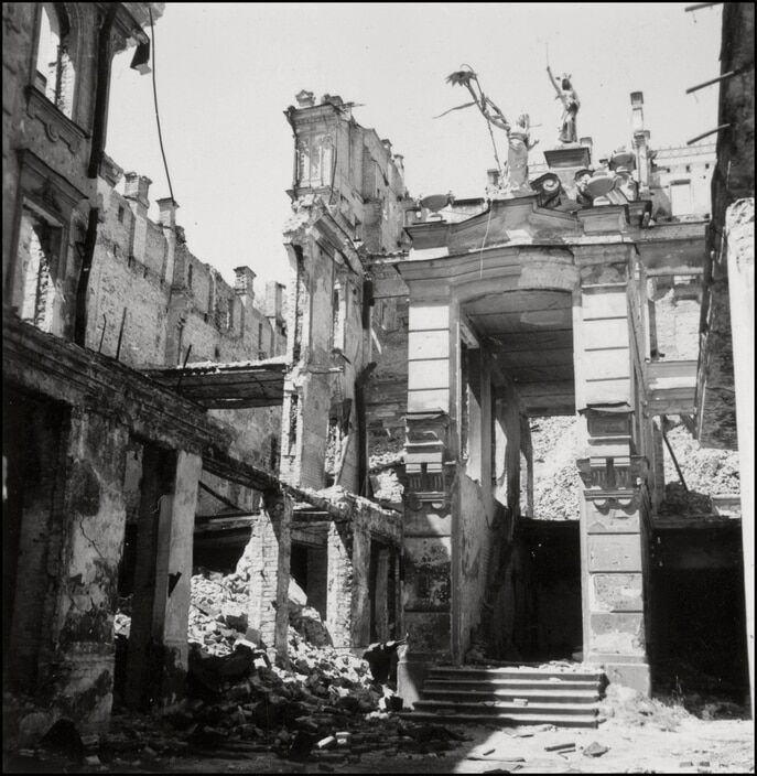 Яким був центр Києва у воєнні роки: опубліковано фото