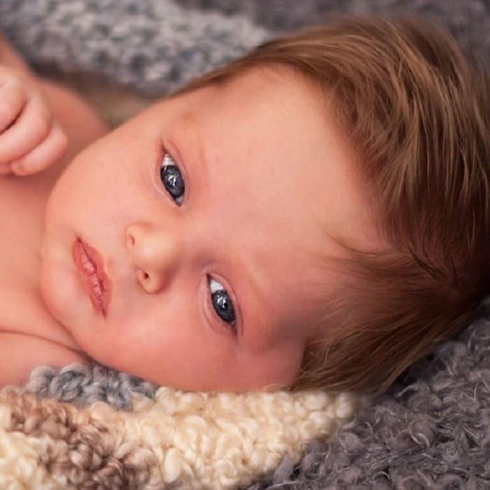 Прическа с рождения: забавные фото малышей с шикарной шевелюрой 