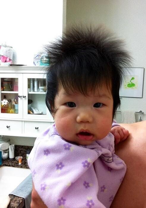 Прическа с рождения: забавные фото малышей с шикарной шевелюрой 