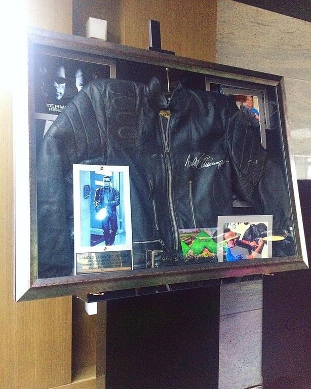 Круче не бывает: в Харьков привезли куртку Терминатора. Опубликованы фото и видео