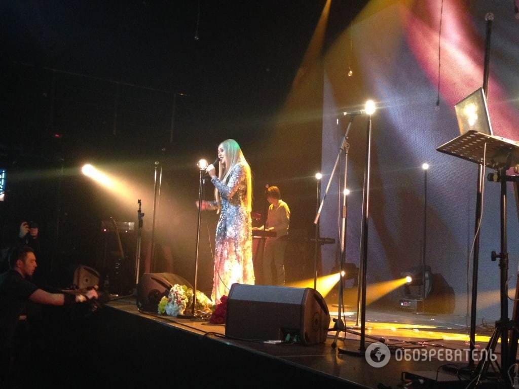 Alyosha показала сина на сольному концерті в Києві