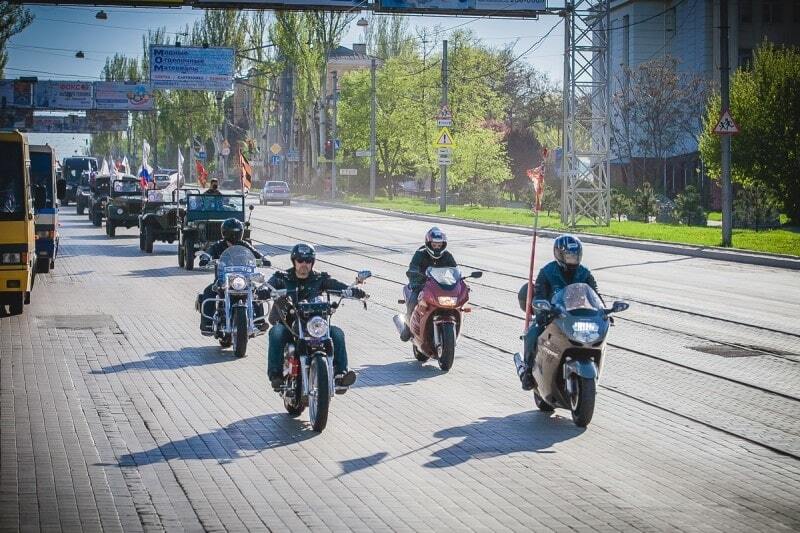 Ходаковский показал колонну российских авто, въезжающих в Донецк. Опубликованы фото