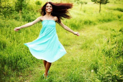Почему счастливая женщина – здоровая женщина: топ-5 причин