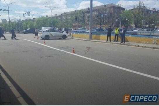 У Києві авто поліції збило жінку: постраждала в реанімації