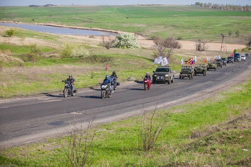 Ходаковський показав колону російських авто, що в'їжджають у Донецьк