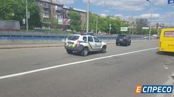 В Киеве авто полиции сбило женщину: все подробности, фото, видео