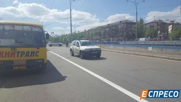 В Киеве авто полиции сбило женщину: все подробности, фото, видео