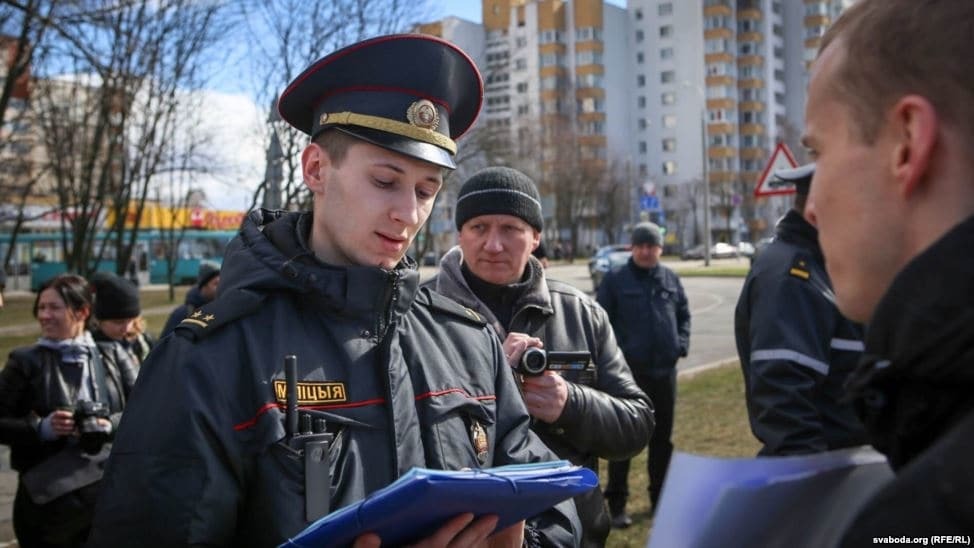 Путлера в Гаагу! В Минске прошел пикет против дружбы с Россией: фоторепортаж
