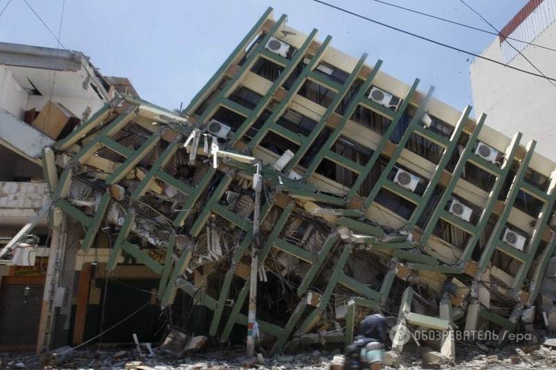 Жертвами мощнейшего землетрясения в Эквадоре стали более 500 человек. Опубликованы фото и видео 