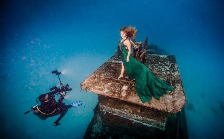 Бразильская модель снялась в фотосессии с акулами: невероятные фото