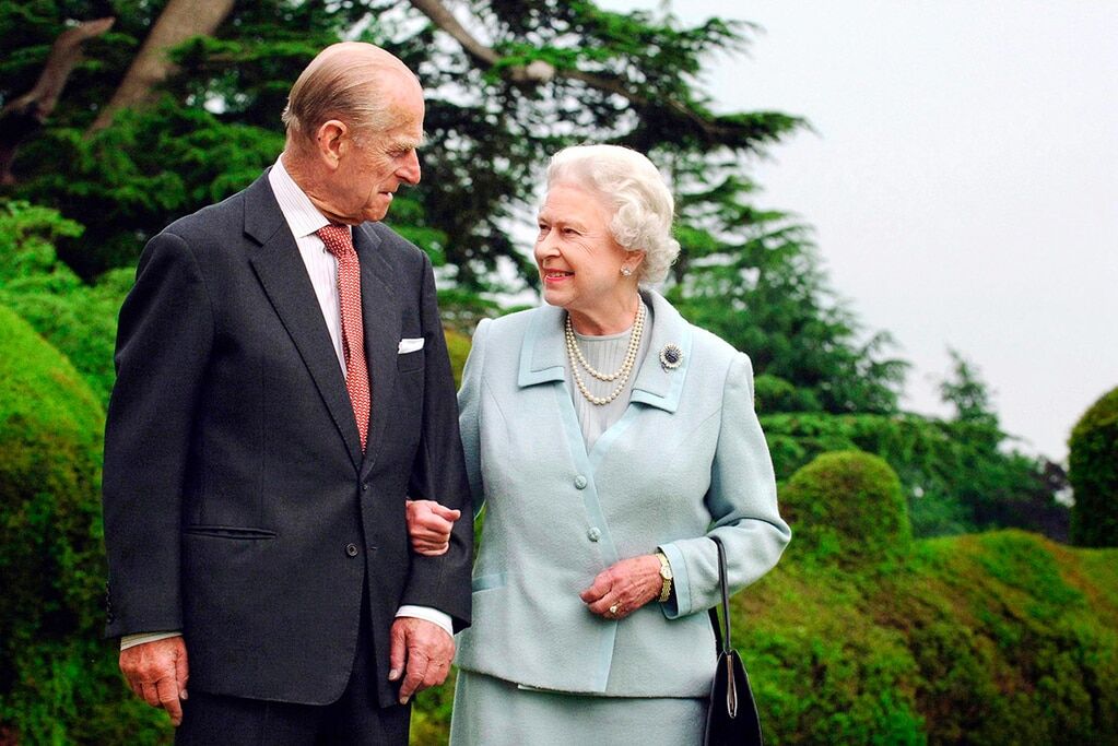 90 лет в фотографиях: к юбилею королевы Елизаветы II сделали видеоролик о ее жизни