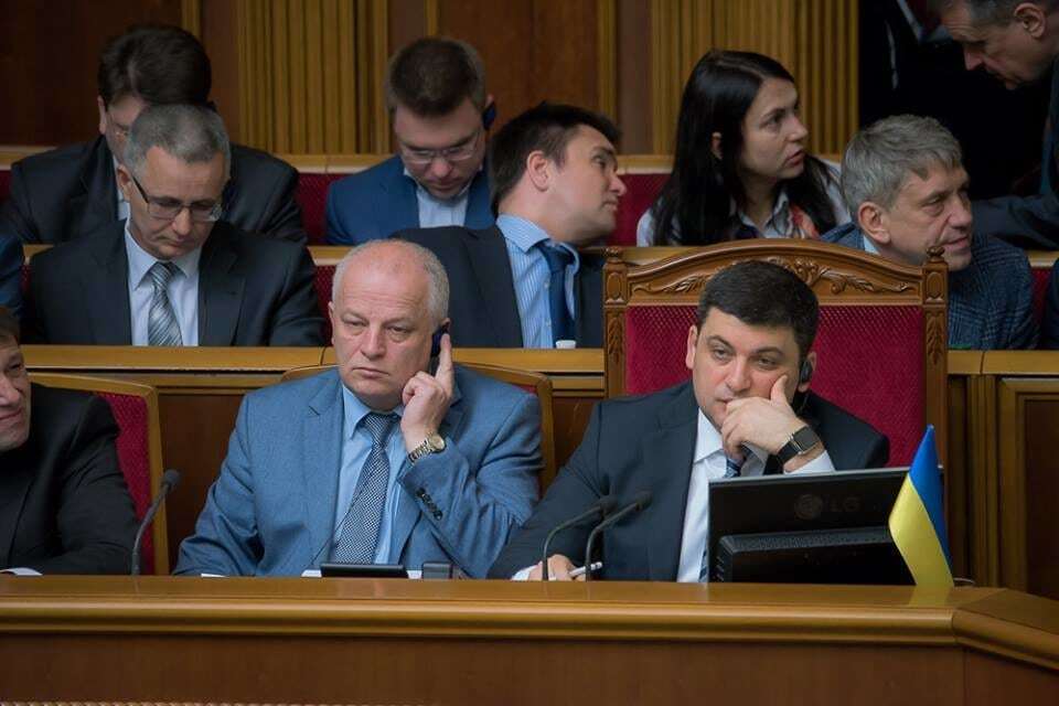 "Знову виродка привела": фотограф показав, як минула "година Кабміну" в Раді