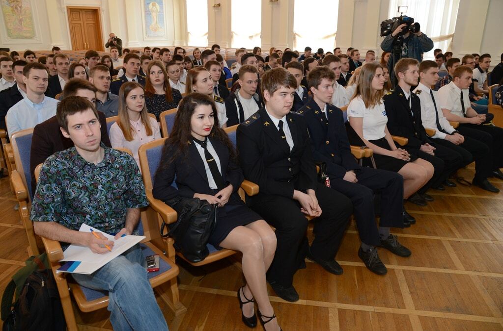 Колесников и Кива выбрали лучших молодых авиаторов Украины