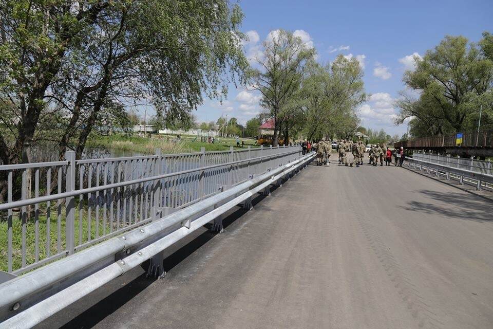 На Луганщине после ремонта открыли мост через реку Айдар: фоторепортаж