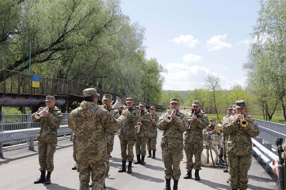 На Луганщине после ремонта открыли мост через реку Айдар: фоторепортаж