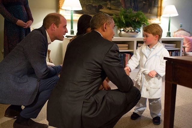 Чоловіче рукостискання: принц Джордж подякував Барака Обаму за подарунок