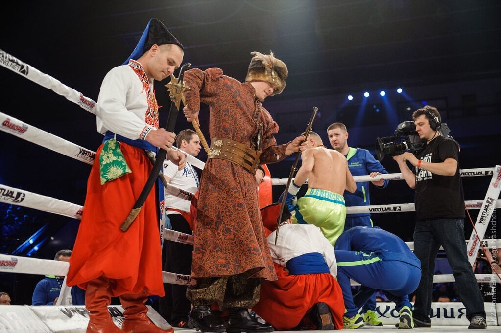 Украинский боксер произвел фурор патриотичным выходом на ринг