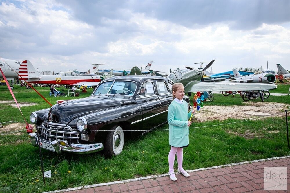 В Киеве показали потрясающие ретро-автомобили: опубликованы фото