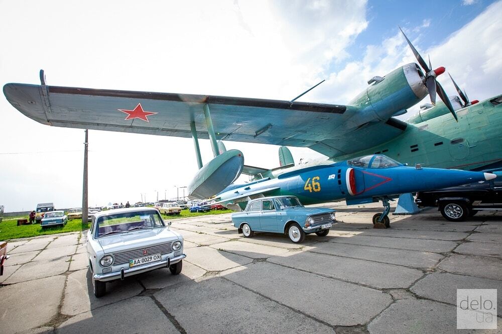 В Киеве показали потрясающие ретро-автомобили: опубликованы фото