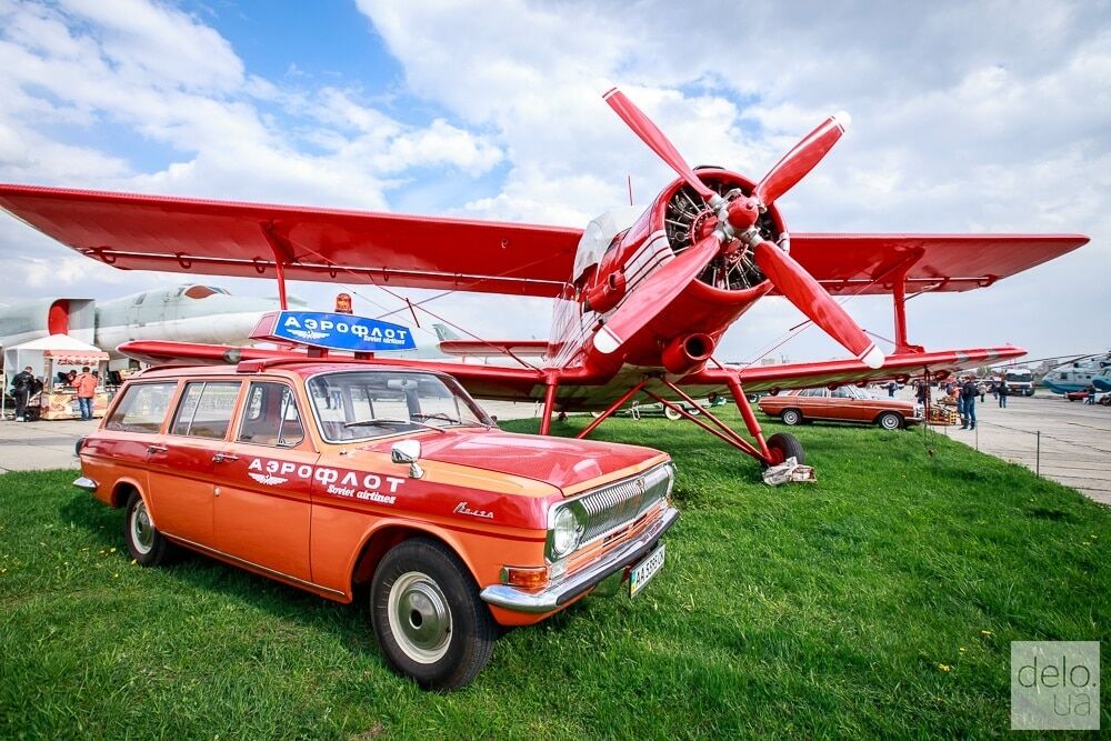 В Киеве показали потрясающие ретро-автомобили: опубликованы фото