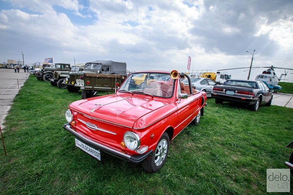 В Киеве показали потрясающие ретро-автомобили: опубликованы фото
