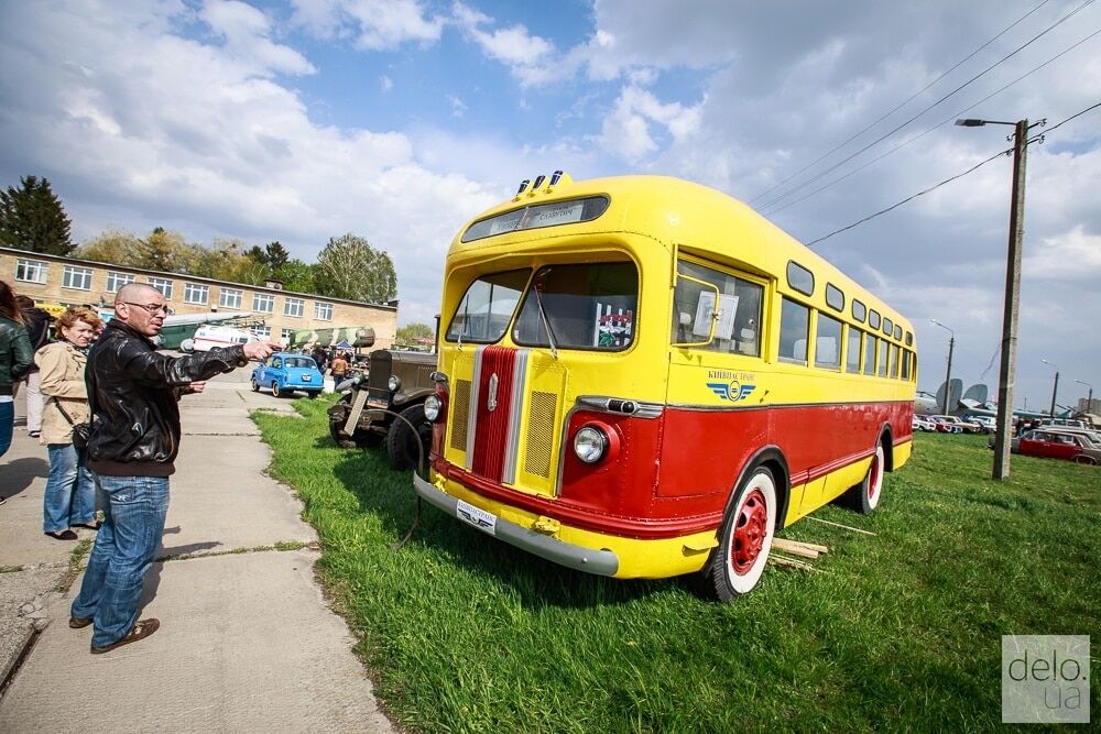 В Киеве показали потрясающие ретро-автомобили: опубликованы фото