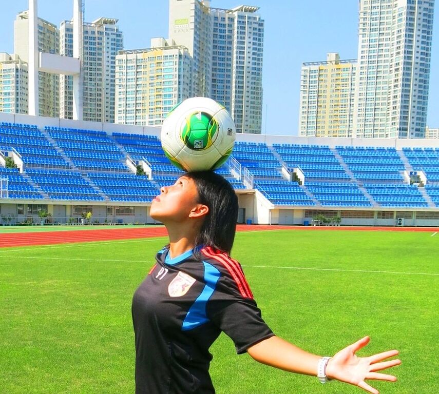 27-летняя девушка установила феноменальный рекорд в мужском футболе