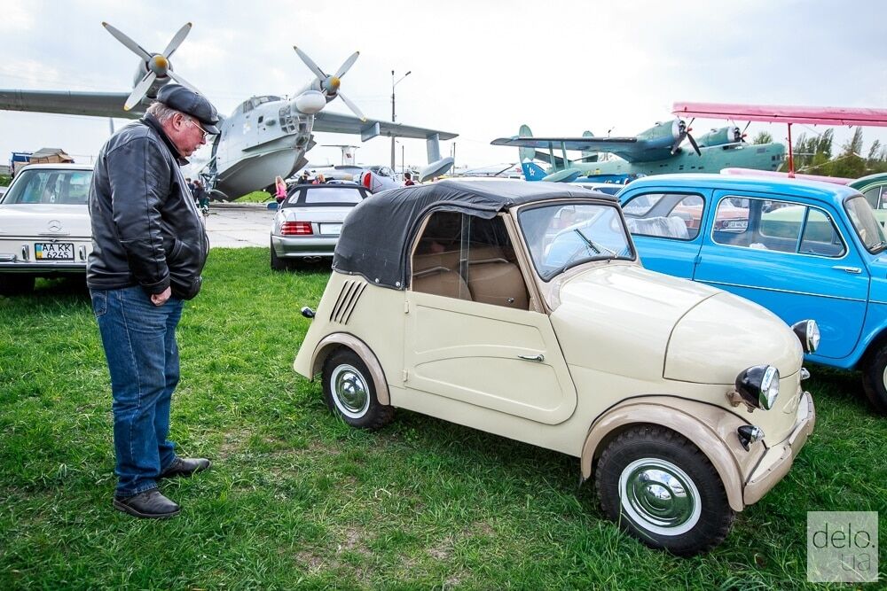 В Киеве показали потрясающие ретро-автомобили: опубликованы фото