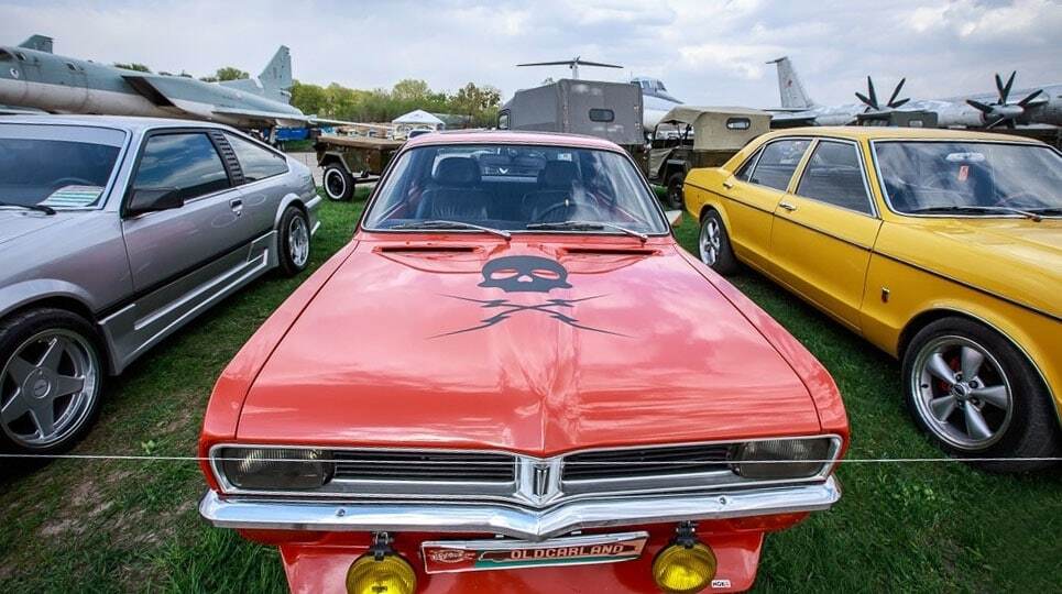 В Киеве показали потрясающие ретро-автомобили: опубликованы фото