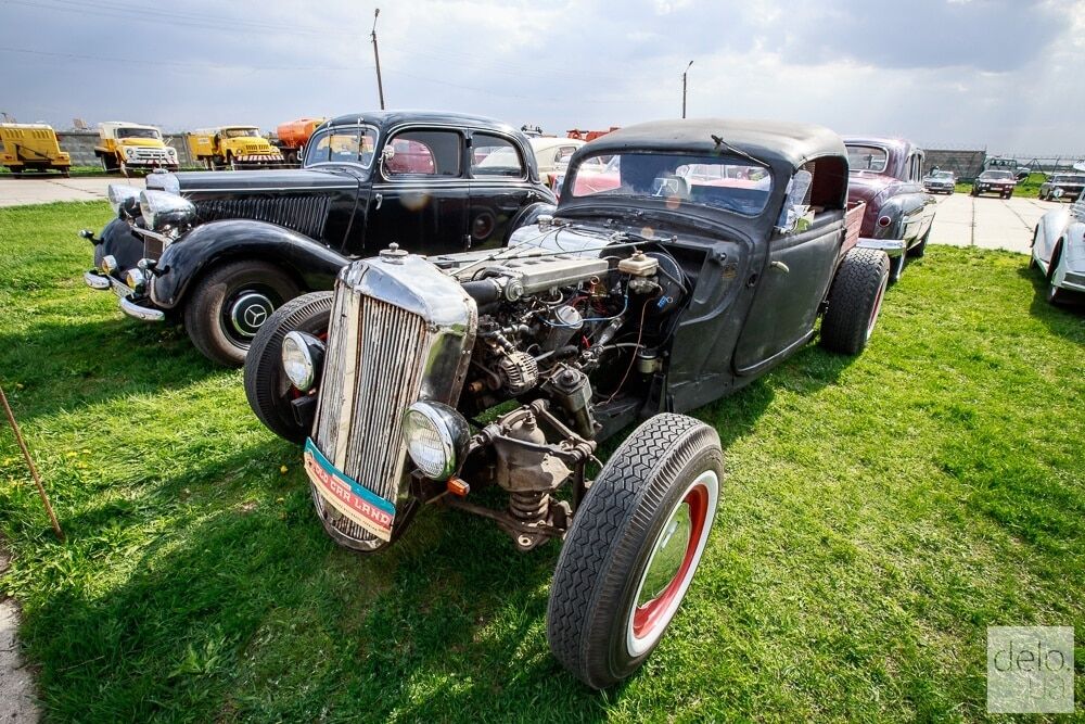 В Киеве показали потрясающие ретро-автомобили: опубликованы фото