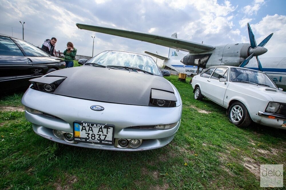 В Киеве показали потрясающие ретро-автомобили: опубликованы фото