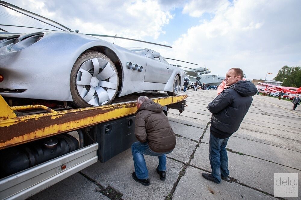 В Киеве показали потрясающие ретро-автомобили: опубликованы фото