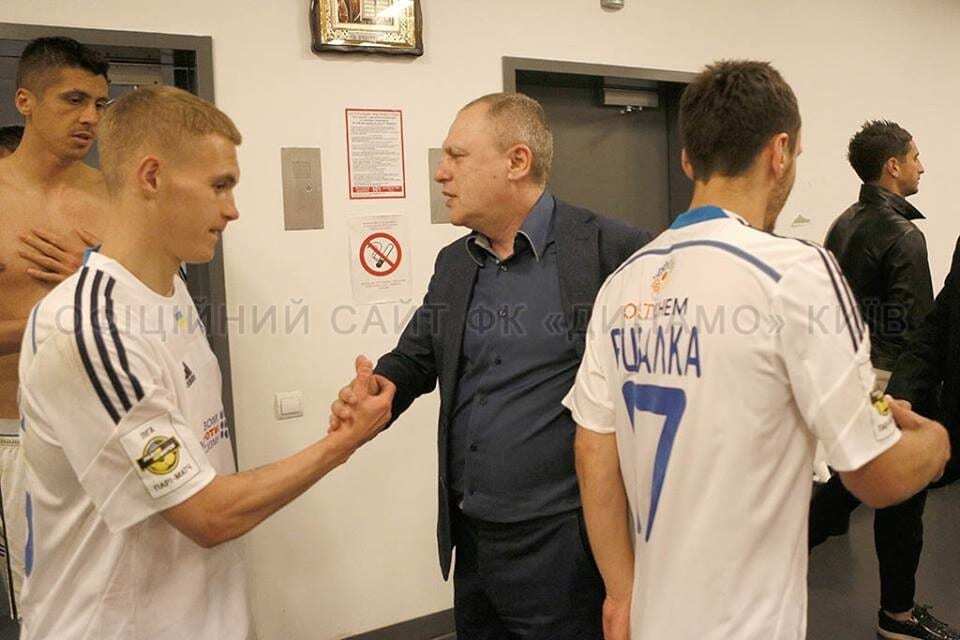 Як гравці "Динамо" "познущалися" над Суркісом, святкуючи чемпіонство: яскраві фото