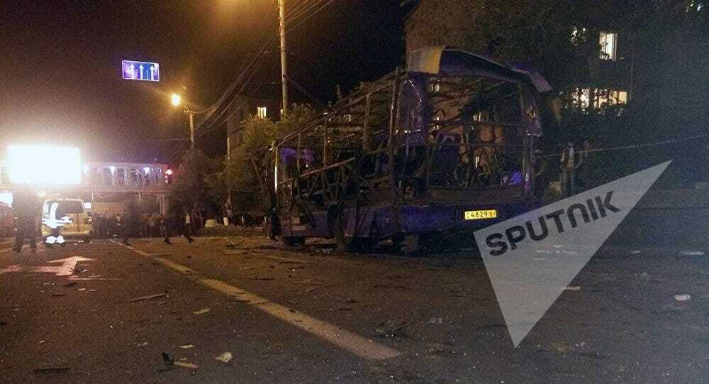 В Ереване взлетел на воздух пассажирский автобус: погибли люди. Фото и видеофакт